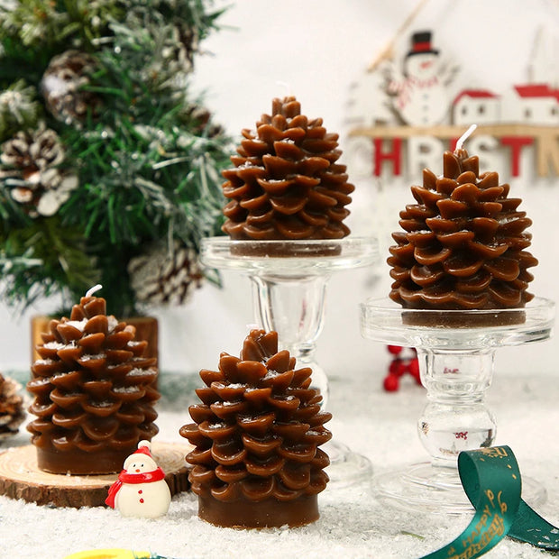 Christmas Pinecone Scented Candle Xmas Holiday Aromatherapy Candle for Festive Table Holder Decoration