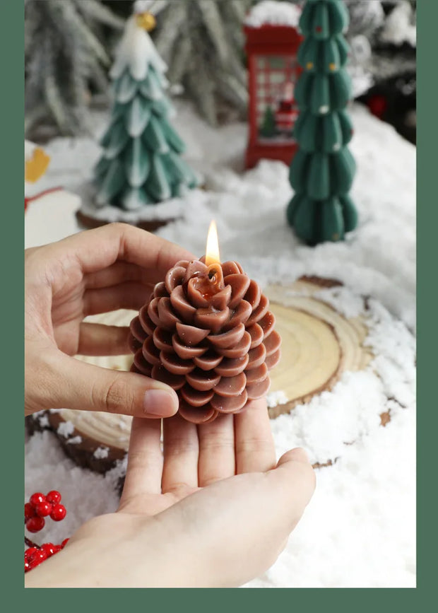 Christmas Pinecone Scented Candle Xmas Holiday Aromatherapy Candle for Festive Table Holder Decoration